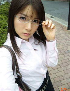 清纯女高中生沦陷H公交车-2008版金瓶梅