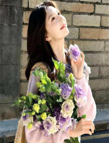 幕后花絮：婚礼上新娘死在战神爸爸怀里导演手法解析开创性的：艺术风格与技术特点分析